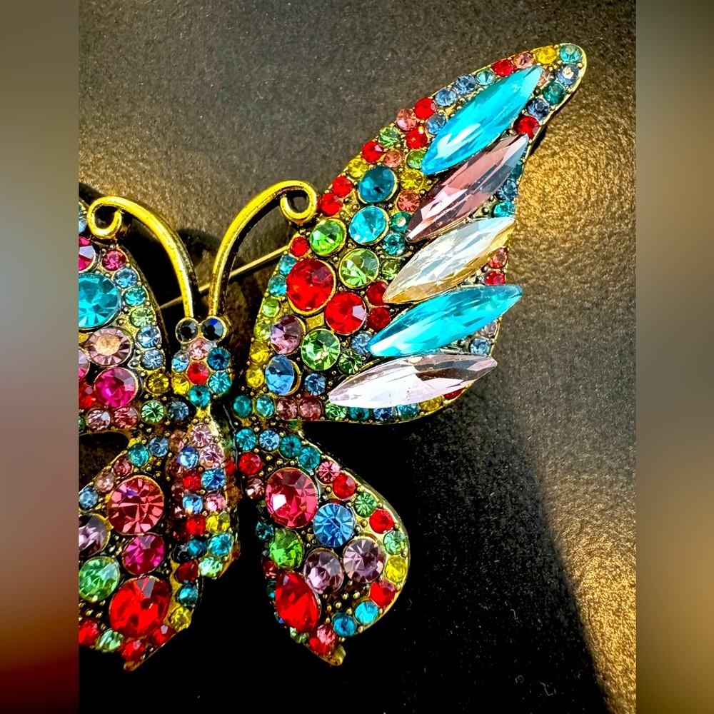 New Colorful Rhinestone Butterfly Brooch - Picture 5 of 8